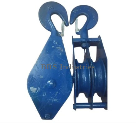 Heavy Duty 4 Inch Double Sheave Manila Rope Pulley With Safety Latch, 3 mm Plate Thickness