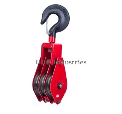 Heavy Duty 4 Inch Triple Sheave Manila Rope Pulley With Safety Latch, 3 mm Plate Thickness