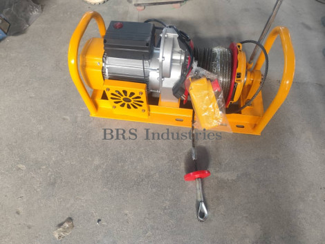 ELECTRIC WIINCH WITH CLATCH AND HANDAL 1 TON